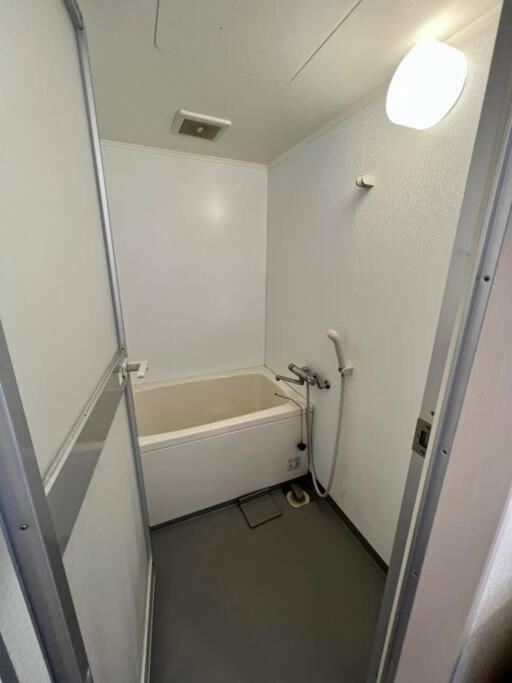 ２ Beds. Comfortable . Dotonbori / Kuromon Market. Osaka Bagian luar foto