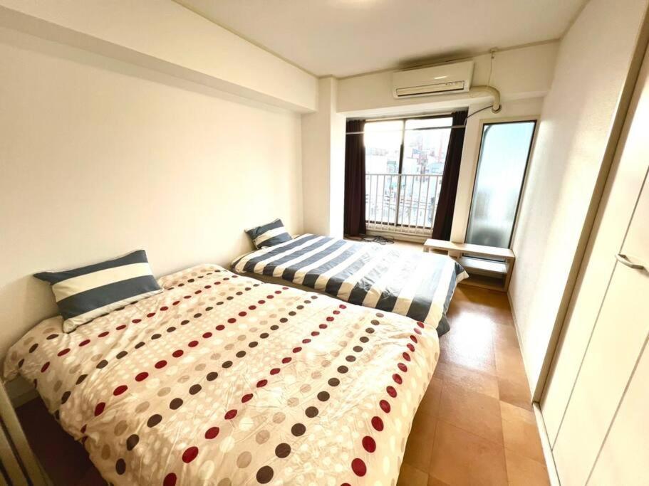２ Beds. Comfortable . Dotonbori / Kuromon Market. Osaka Bagian luar foto